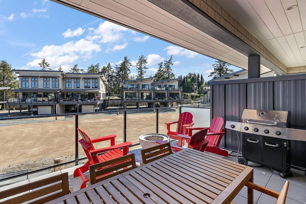 The Beach House At Saratoga Oceanfront Escape Villa Campbell River Exterior photo